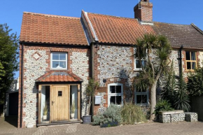 Bulmer Cottage by Winterton Cottages